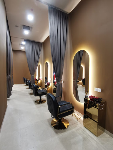 APT Hair & Nail Salon | Best Hair Salon In Putrajaya | Nail Services In IOI City Mall