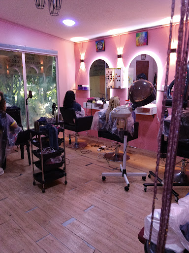 AZEAN D'HAWA SALOON