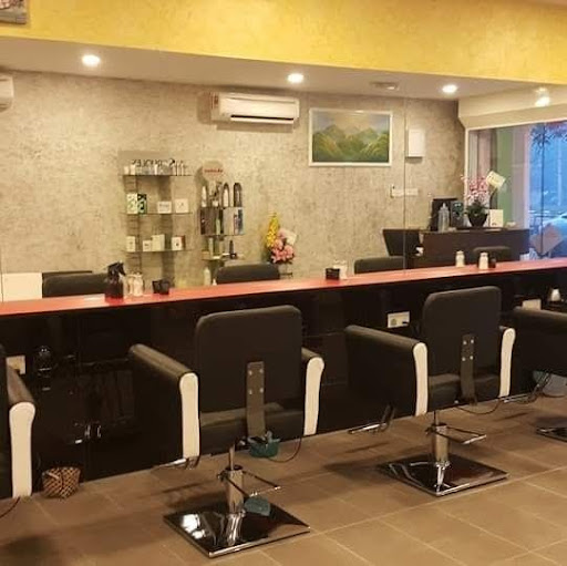 K B UNISEX HAIR SALOON