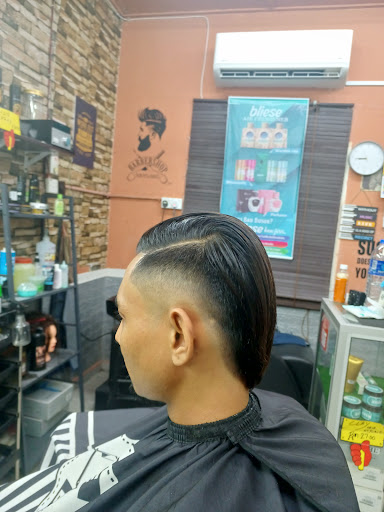 Kedai Gunting Rambut Izz (Izz Barber Shop)