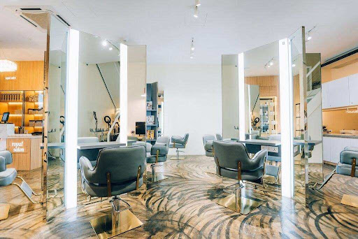 Royal Salon