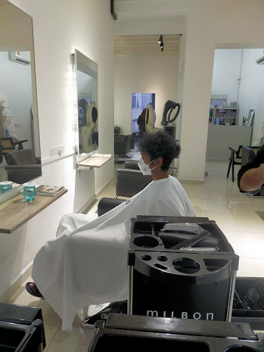 Salun Rambut Terbaik Berhampiran Saya di George Town