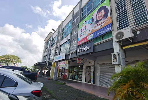STUDIO M SALOON MIRI