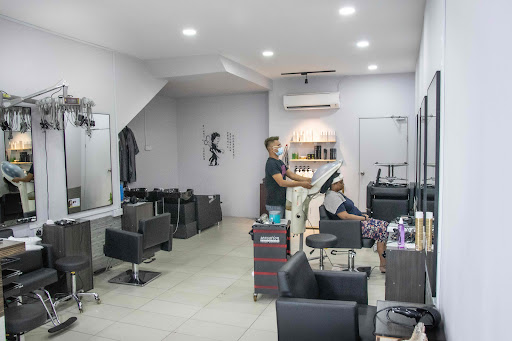 THE ZIUN MAN & LADIES HAIR STUDIO
